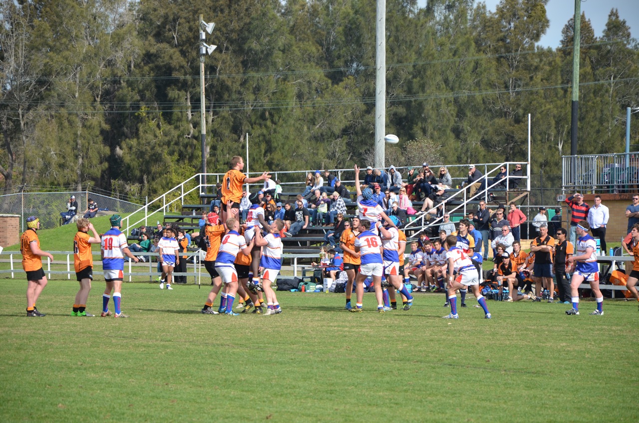 2013 Sydney JRU U16 lineout.jpg