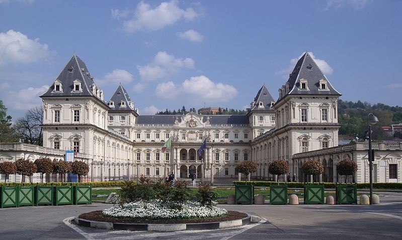 Castello_del_Valentino_(8062075958).jpg