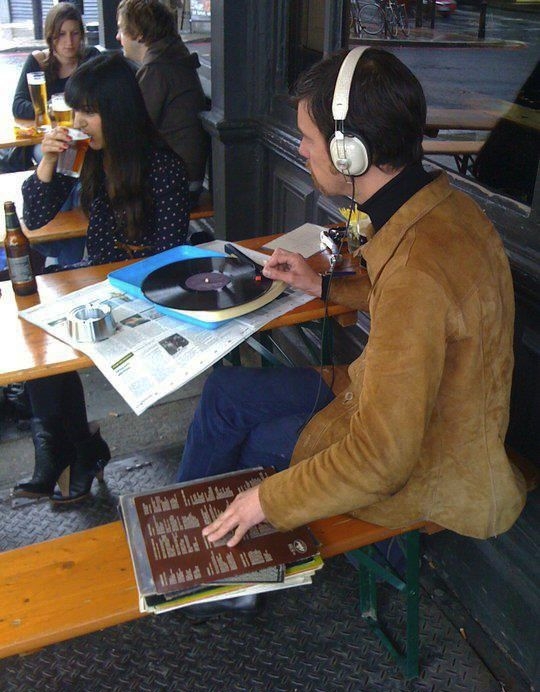 DJ hipster.jpg