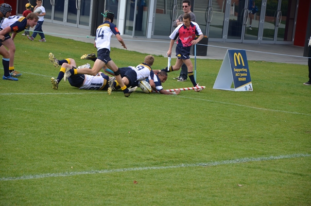 DSC_3696 u15 tRY.jpg