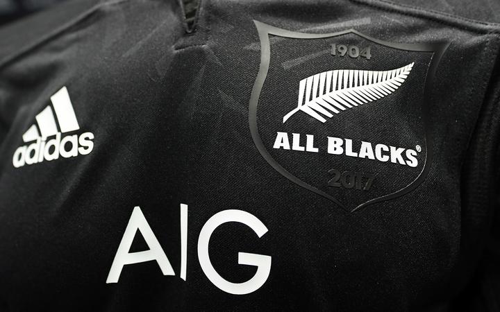 eight_col_All_Blacks_jersey.jpg