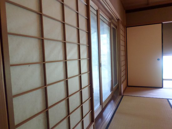 rice-paper-on-the-walls.jpg