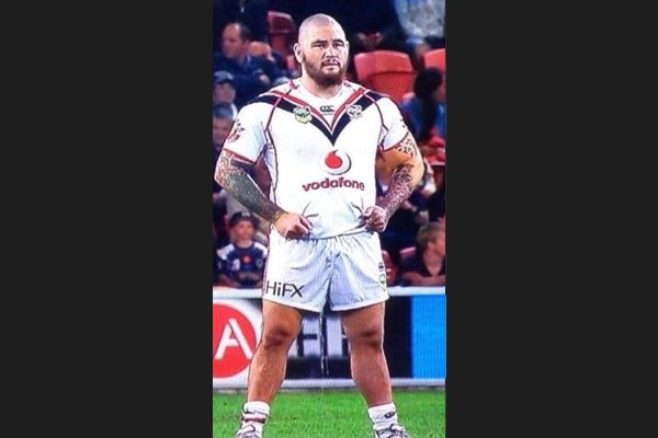 russell-packer-pissing-600.jpg