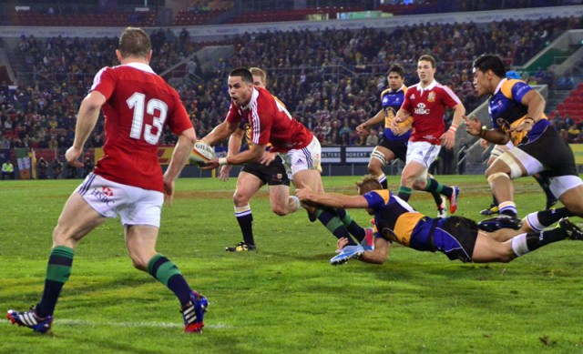 Sean Maitland sets up Brian O'Driscoll's