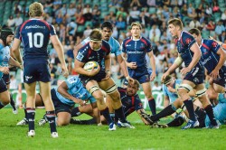 Luke Jones, strong ball carrier - photo: Keith McInnes