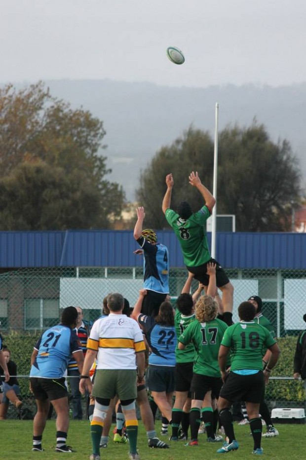 The Bulls pack soar in a  lineout win for Devonport