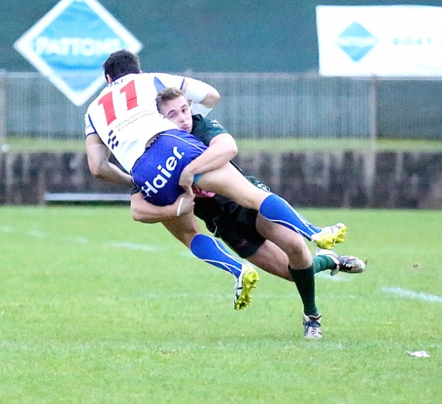 Eastwood Nick Batger is tackled by Randwick fullback Andrew Deegan_PL6 Photography