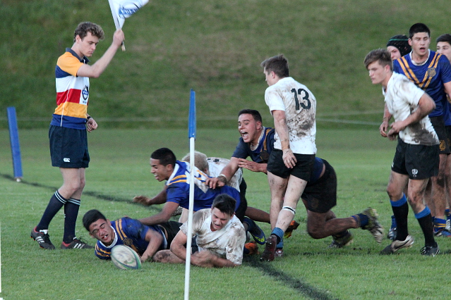 Waverley's scrambling defence in last five minutes                      https://www.facebook.com/waverleysport