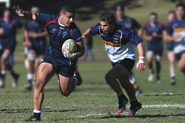 Sione Tuipulotu on his way to most amazing individual try of the week