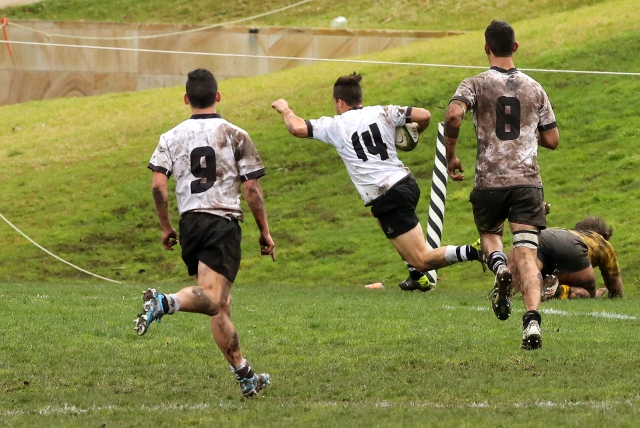 Liam Eruini-Bennett scores first try for Newington