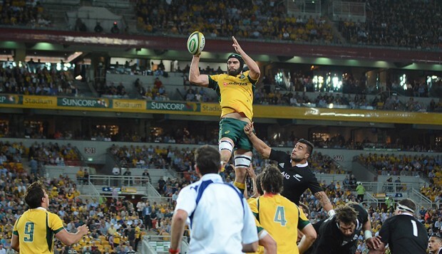 Scott Fardy in the lineout.