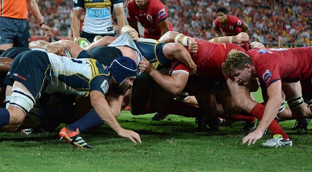 Reds v Brumbies scrum