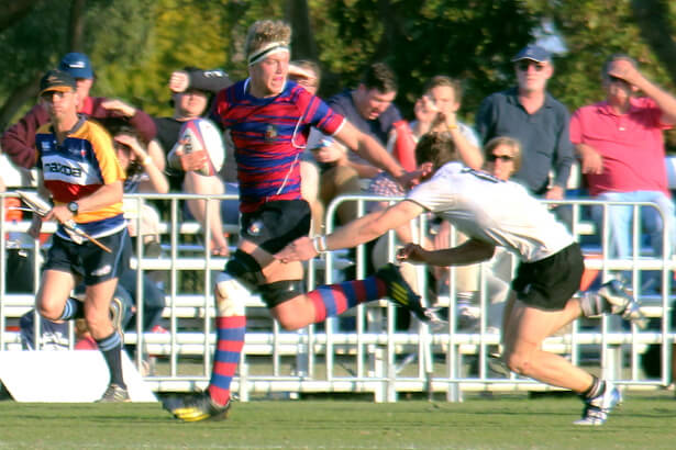 Tom Leaver setting up match winning try