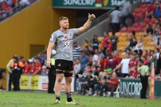 Ed Quirk acknowledges the Suncorp Crowd in his return as a Sunwolf