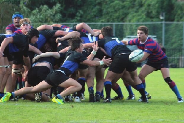 Leo Bosch clears the ball from the scrum