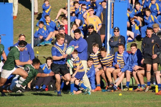 Waverley's Brooklyn Hardaker sprints down the sideline