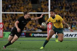 Israel Folau mid step