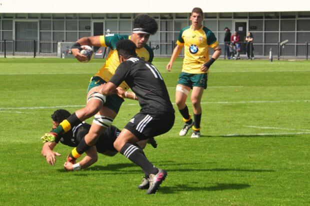 Sunia Finefeuiaki breaks a tackle