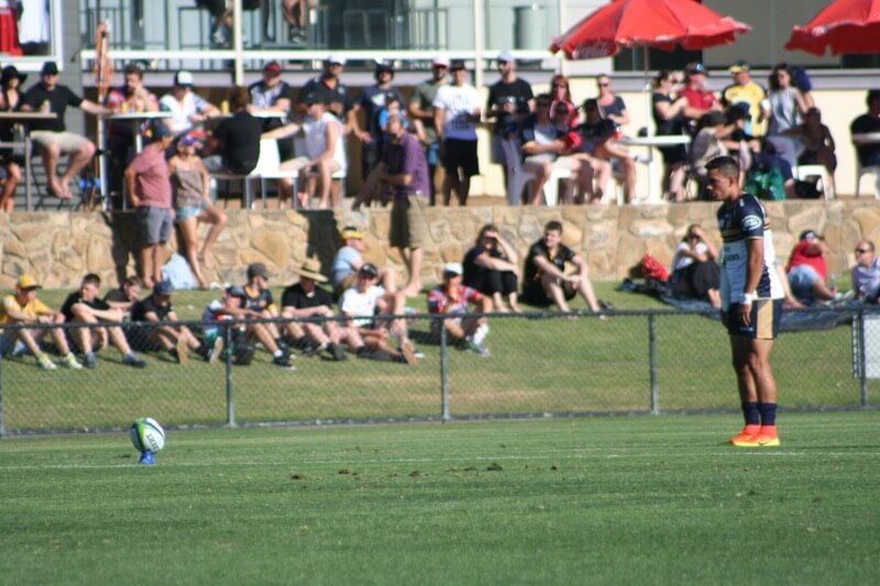 Wharenui Hawera lining up a shot at goal 