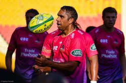 Andrew Walker warms up for the Brumbies