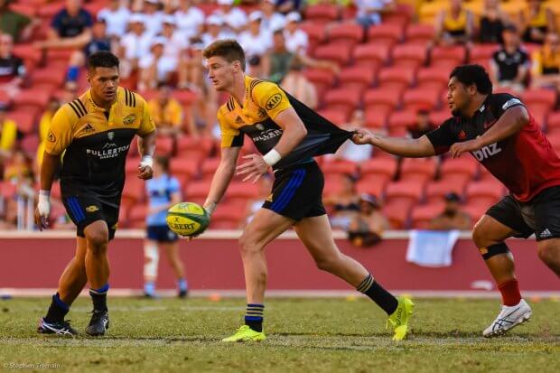 Jordy Barrett offloads, Semi-Final 2, Crusaders v Hurricanes