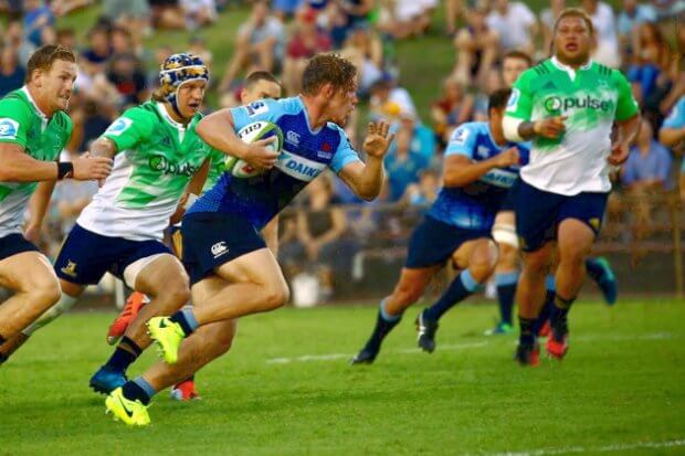 Michael Hooper breaks away from the ruck in trial v. Highlanders  Courtesy Waratahs Facebook