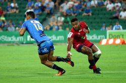 Chance Peni slides past Samu Kerevi