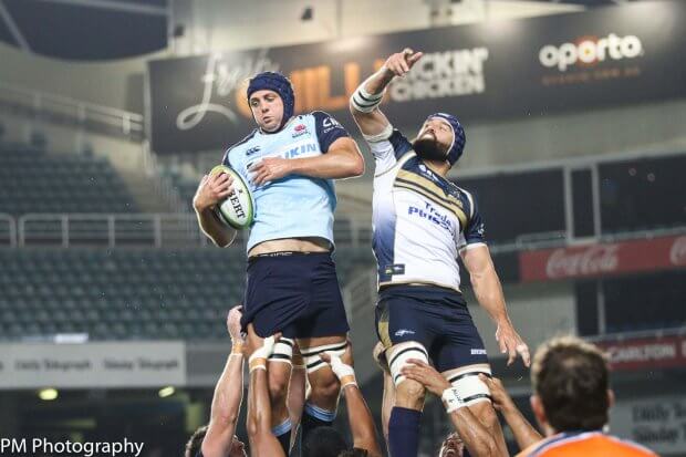 Dean Mumm doesn't share lineout ball