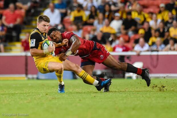 Samu Kerevi gets a big hit on Beauden Barrett