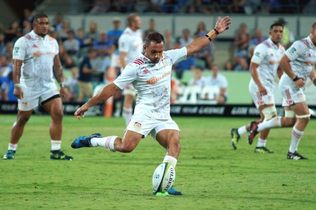 Aaron Cruden goes for goal