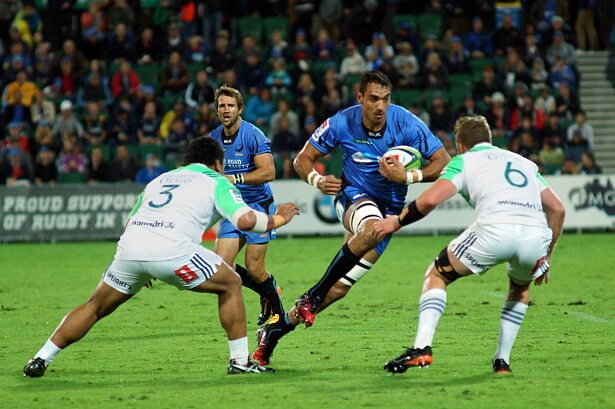 Richie Arnold on the move against good Highlanders' defence