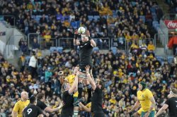 Keiran Reid distributes lineout ball.