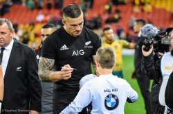 Sonny Bill Williams signing autographs