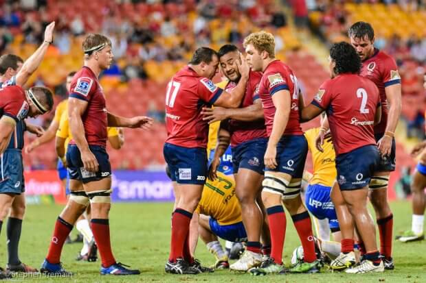 Whose thighs are those ? Can only be one man. Taniela Tupou wins a turnover.