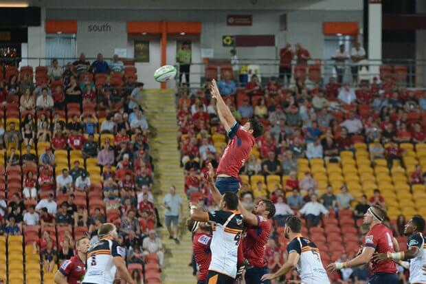 Liam Wright wins a lineout. 