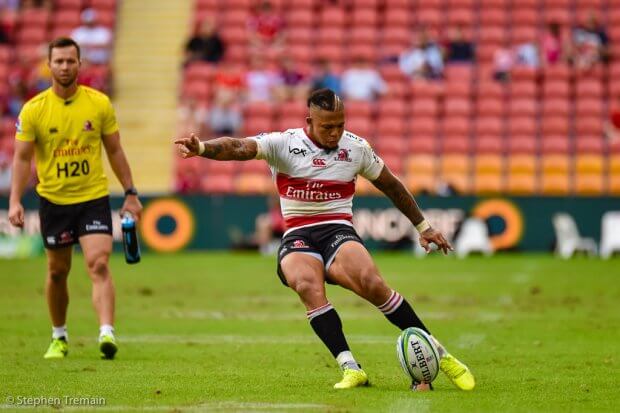 Elton Jantjes kicks a conversion