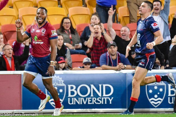 Filipo Daugunu scores in the corner