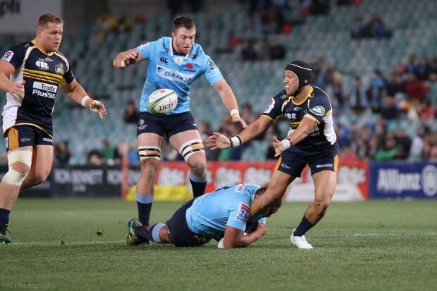 Lealiifano offloads.