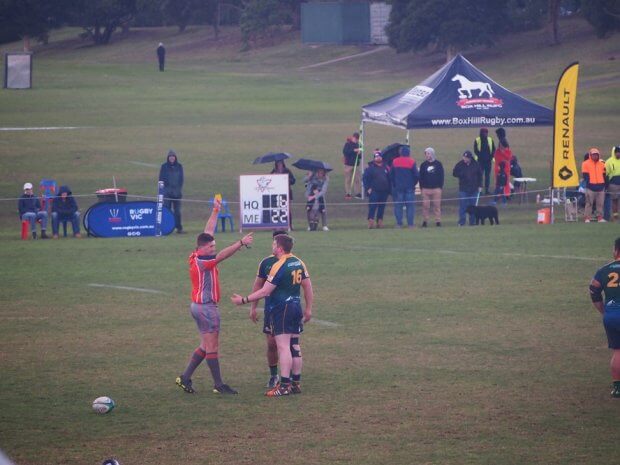 Dewar Shield Final 2018-08-18 - Oli Kellett shows the yellow card to Tim Orchard - photo 22metri