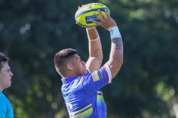 JP Sauni throwing the lineout.