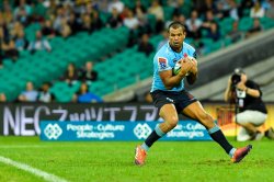 Kurtley Beale catches Waratahs v Rebels 2019 (Credit Keith McInnes)