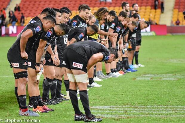 The Sunwolves team thank their fans