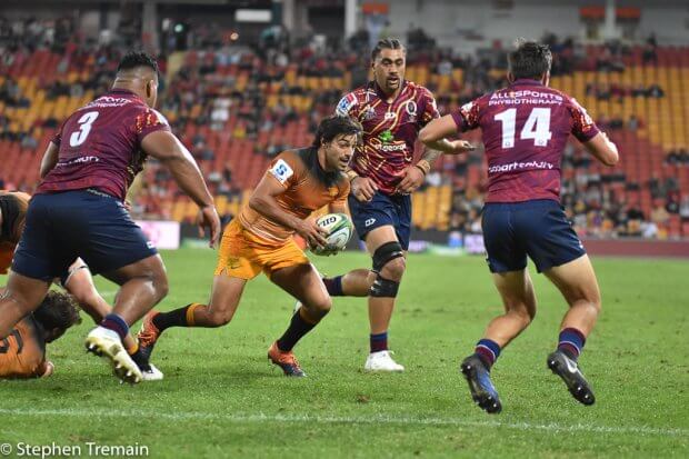 Felipe Ezcurra scores for the Jaguares