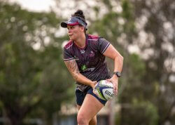 Centre Sarah Riordan passes QLD Reds Womens Training Photo Credit Brendan Hertel / QRU