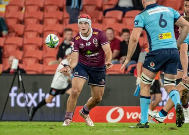 Fraser McReight passes QLD Reds v NSW Waratahs 2020 Photo Credit QRU Brendan Hertel