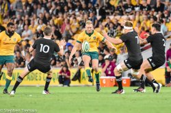 Reece Hodge  chips for Tom Wright's try