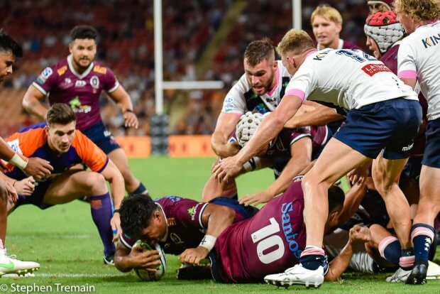 Alex Mafi scores his first try