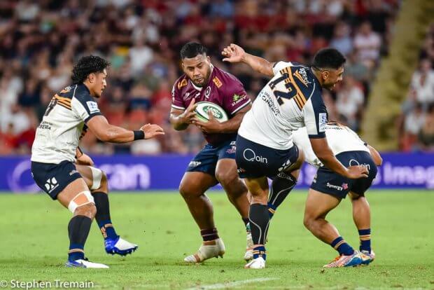 Taniela Tupou bumps off Irae Simone 